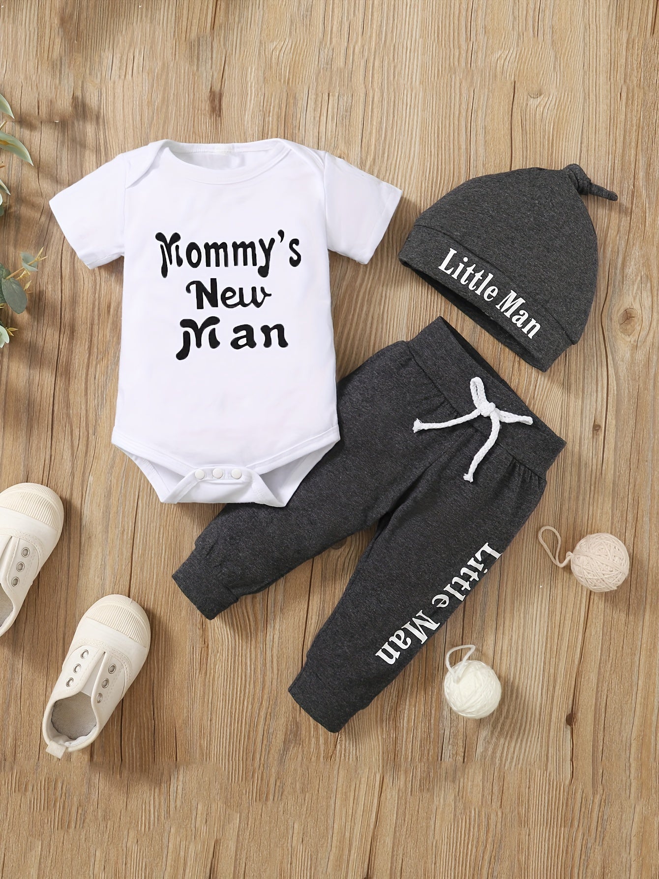 2-Piece Baby Boys Cotton Outfit Set, Mommy's New Man Print, Short Sleeve Bodysuit, Grey Pants & Hat